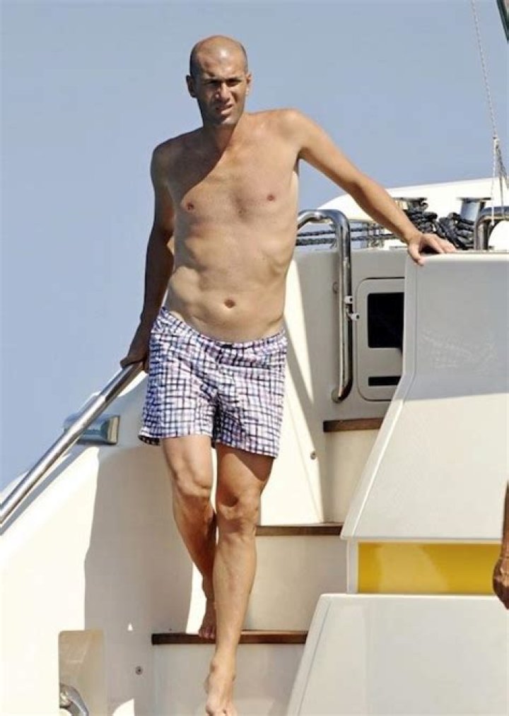 Zinedine Zidane shirtless body
