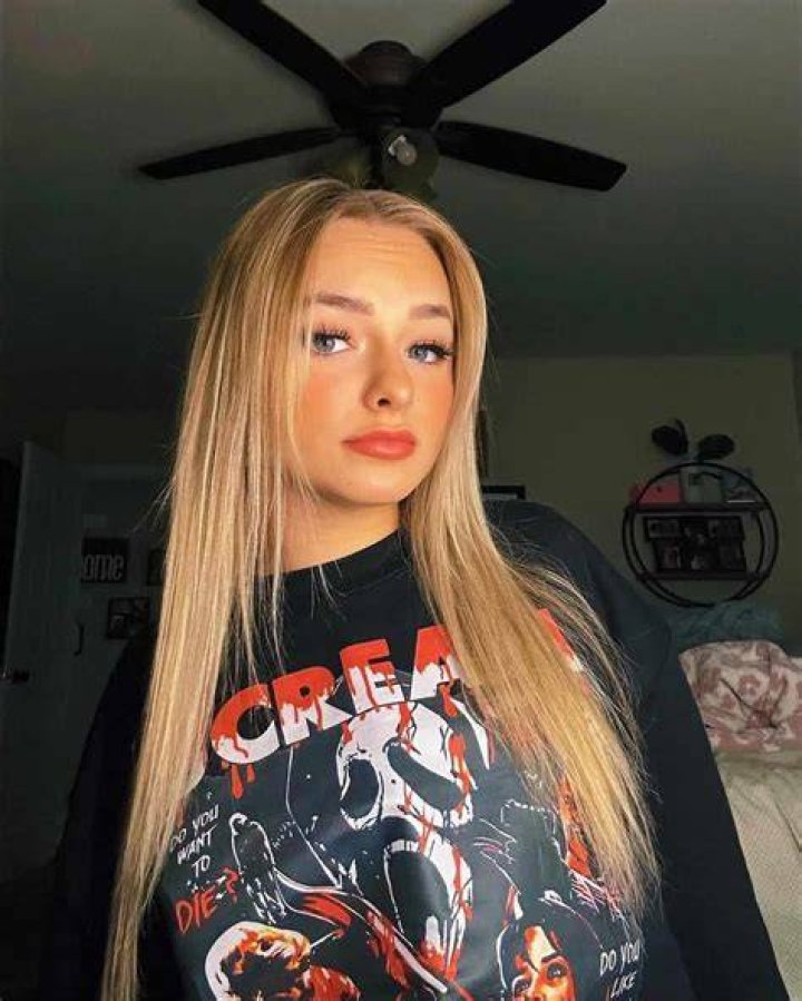 Zoe LaVerne in an Instagram selfie in March 2018